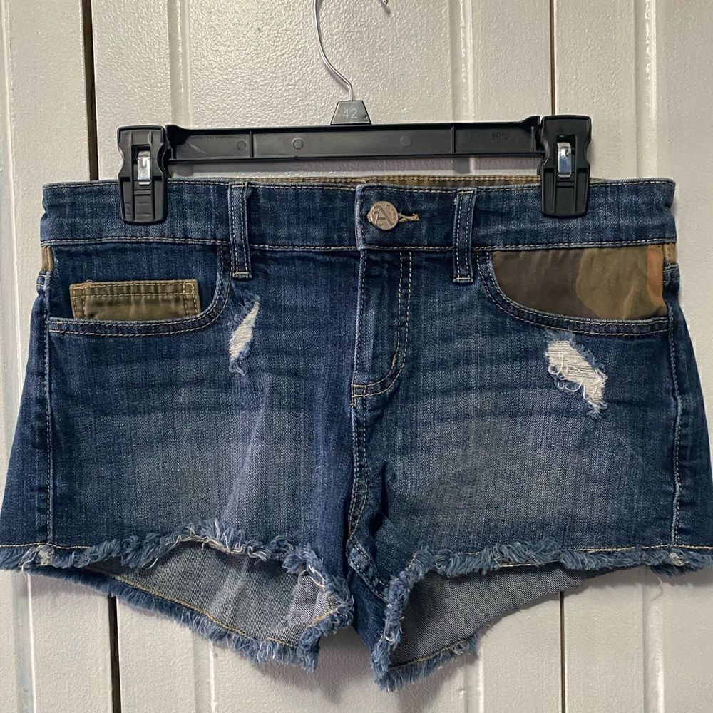 Allen B Camo Denim Cut off Shorts size 6